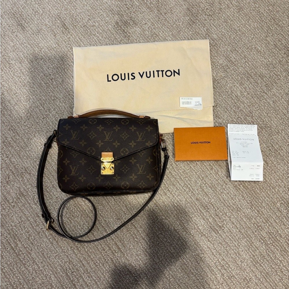 LOUIS VUITTON Pochette Métis